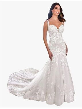 Lace Appliqué Mermaid Wedding Gown in Ivory